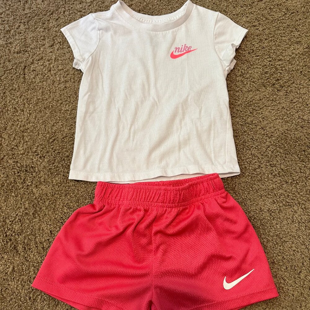 Nike Girls Outfit - Size 2T